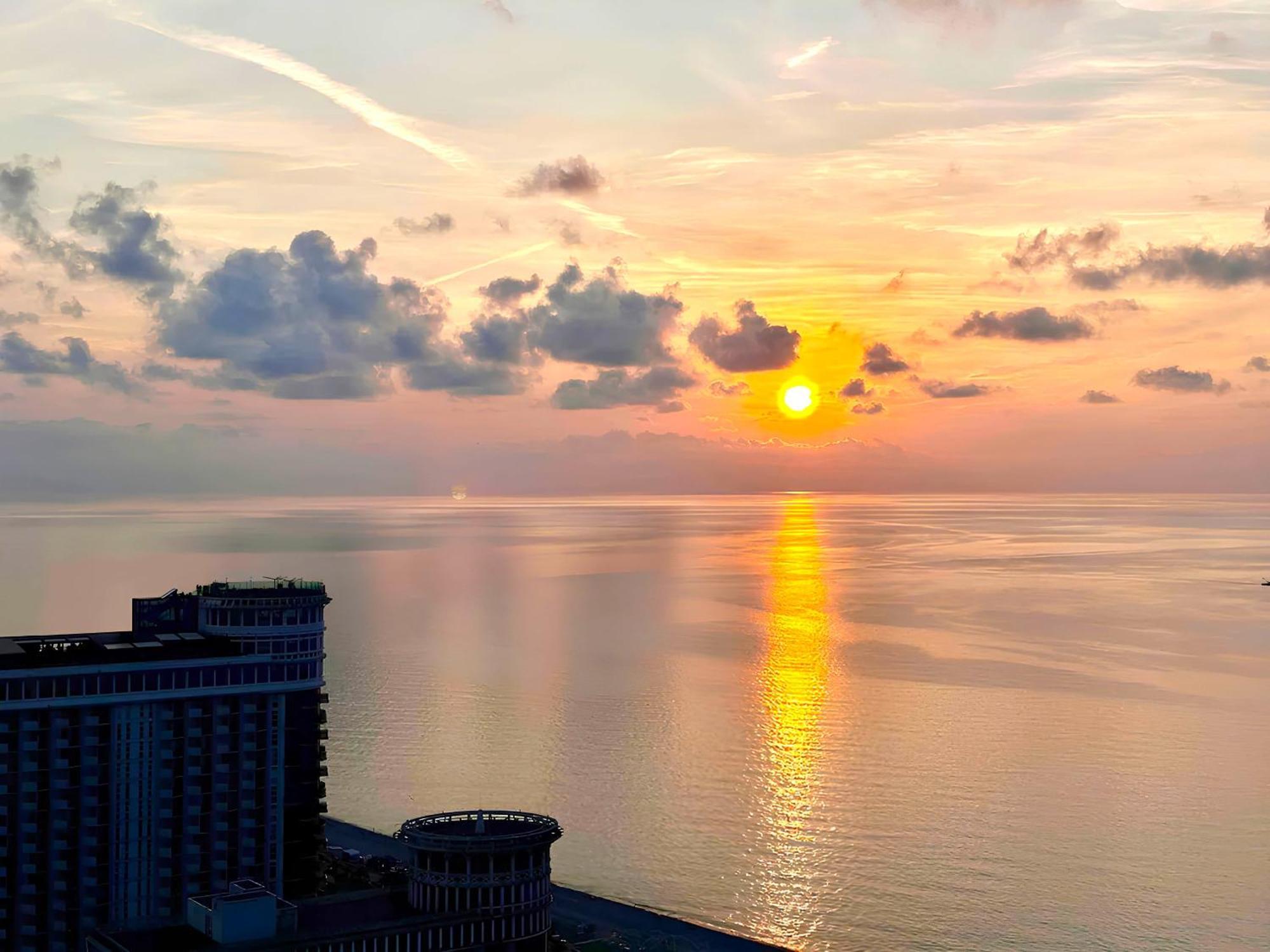 Orbi Panoramic Aparthotel Batumi Exterior foto